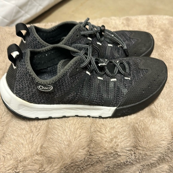 Woman’s Chaco 8.5 tennis shoes - Picture 1 of 5